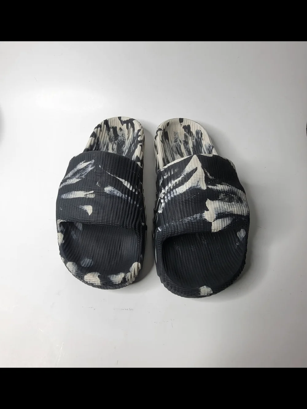 adidas Mens Adilette 22 Slides Carbon Aluminum Black & White GX6947 US SIZE 6